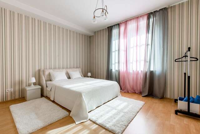 Апартаменты Avrora Apart Center Минск-15